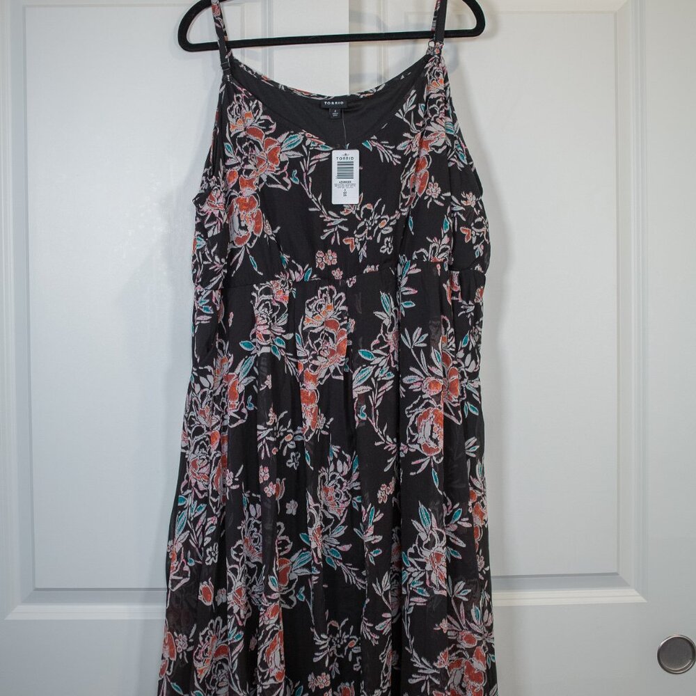 Torrid Midi chiffon pleated dress in benta floral deep depths - Picture 3 of 4
